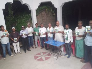 चुनाव प्रचार के दौरान JDU पार्टी की नीतियों से अवगत कराते विधायक विजेंद्र यादव साथ में चंद्र मोहन साव, देवनारायण, उद्धव सरपंच, मोहन व पंकज