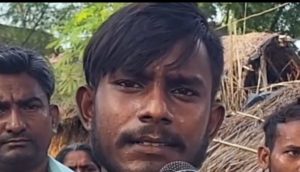 घटना के संबंध में जानकारी देता मृतक के साथ काम कर रहा मजदूर
