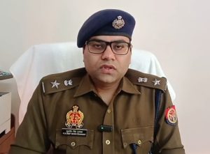 मुठभेड़ के संबंध में जानकारी देते पुलिस उपायुक्त गंगानगर कुलदीप सिंह 
